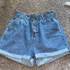 Super cute paper bag shorts perfect for summer with buttons!